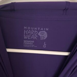 Mountain hardware crater Lake hoodie